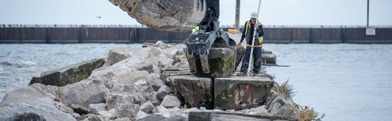Construction on Vermilion Harbor’s west pier continues