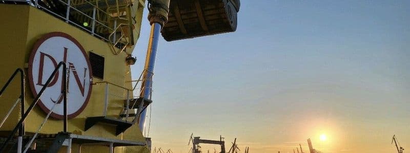 Jan De Nul dredging in Gdynia (PHOTO)
