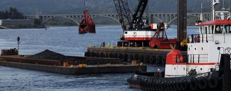 J.E. McAmis to dredge Columbia River