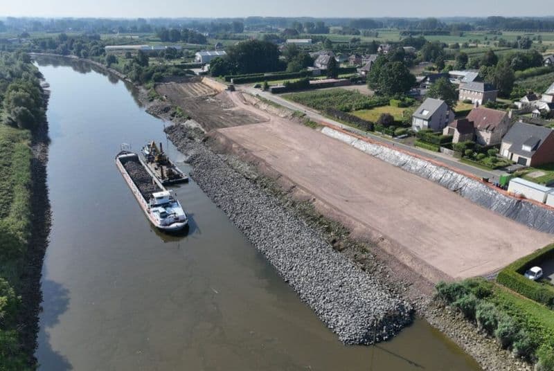 PHOTO OF THE DAY: Stabilizing riverbank along the Scheldt River